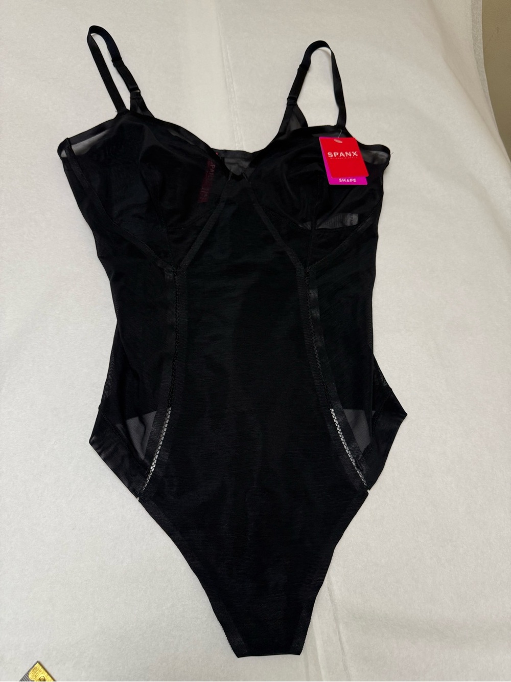 NwT :SPANX Black⚫️ Shapewear Thong Bodysuit🔴